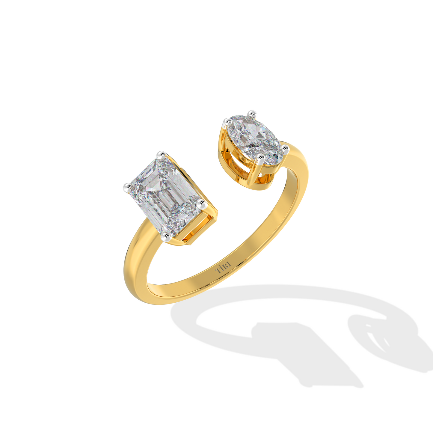 Round & Emerald Toi Moi Ring