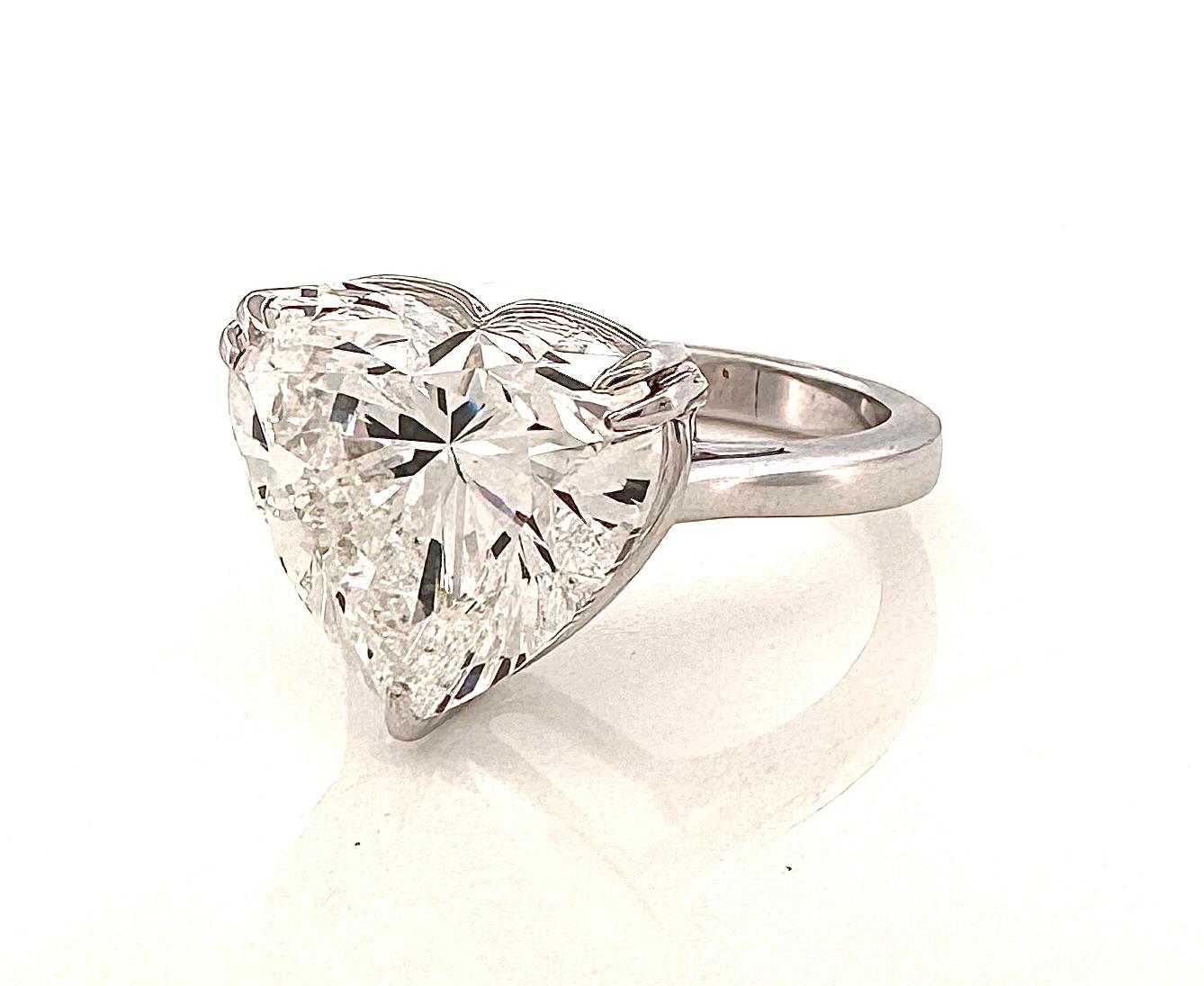 The Celestia Heart Ring