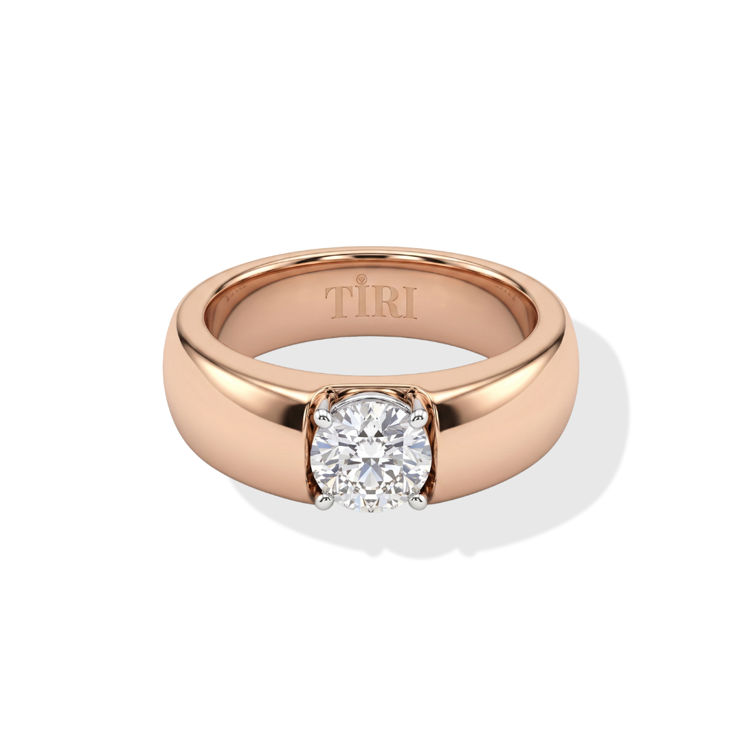 Tiri Classic Heritage Band Ring in sterling silver with engraved intricate patterns and a polished finish.