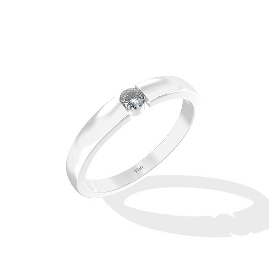 Tiri 0.40 TW diamond ring featuring a sparkling solitaire diamond set in a sleek band.