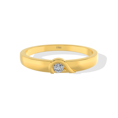 Tiri 0.35 TW diamond ring featuring a sleek band with sparkling diamonds and a modern design.