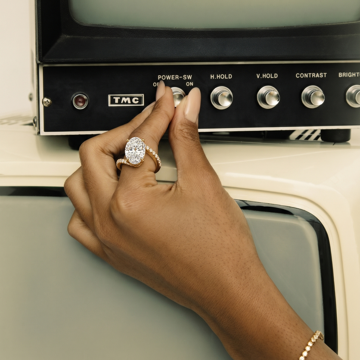 Dial Oval Diamond Ring