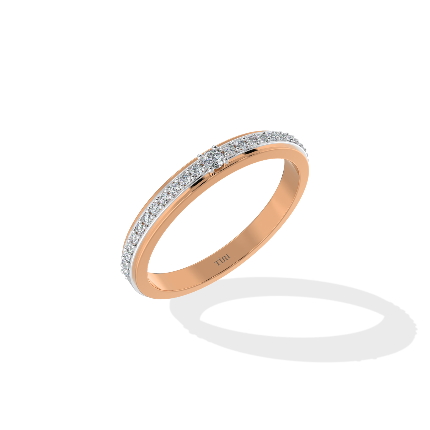 Close-up of Tiri 0.40 TW diamond details showing intricate cuts and sparkling facets on a jewelry piece.